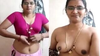 Telugu wife removing saree and blouse showing big boobs xxx