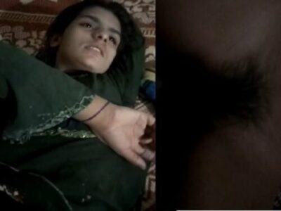 Pakistani sex girlfriend showing naked hairy pussy