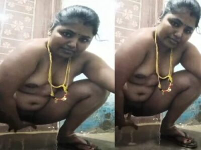 Horny sex Tamil aunty fingering pussy naked porn