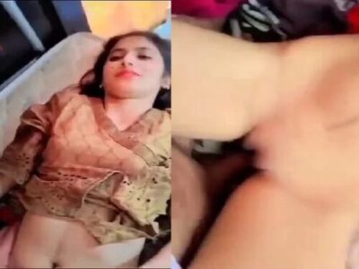 Hot slim naked Pakistani girl bald pussy fucking