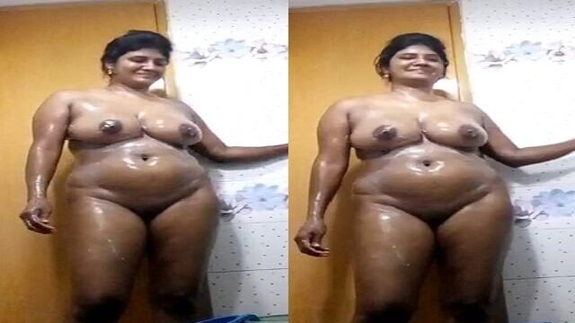 MILF showing nude bath video call sex to lover