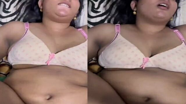 Chubby bhabhi biting lips and moaning sex with lover
