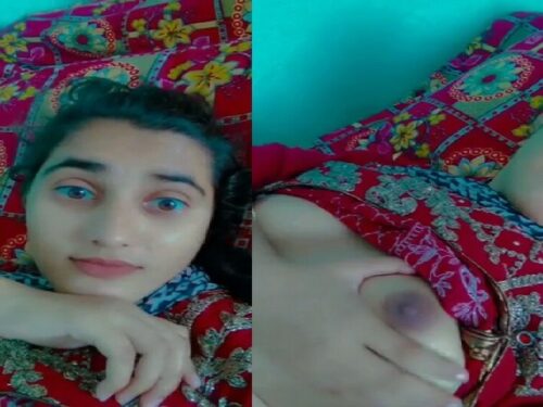 Pakistani sex maal showing her cute boobs selfie