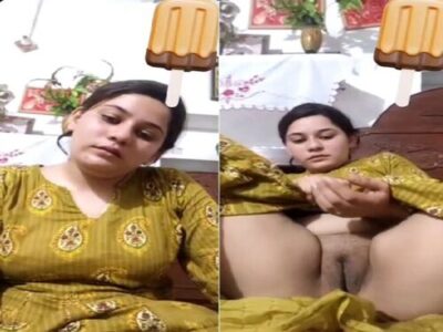 Pakistani sex chat xvedio of a viral GF fingering fat pussy